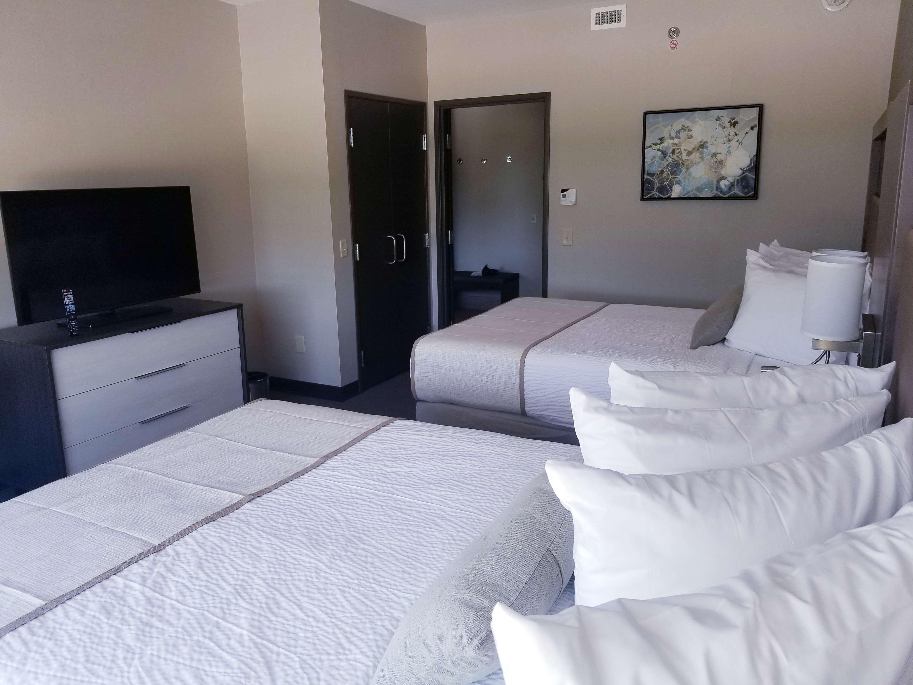เบสต์ เวสเทิร์น พลัส เอ็กเซกคิวทีฟ เรซิเดนซี ริกบีส์ วอเตอร์ เวิร์ลด์ โฮเทล Hotel วอร์เนอร์ โรบินส์ ภายนอก รูปภาพ