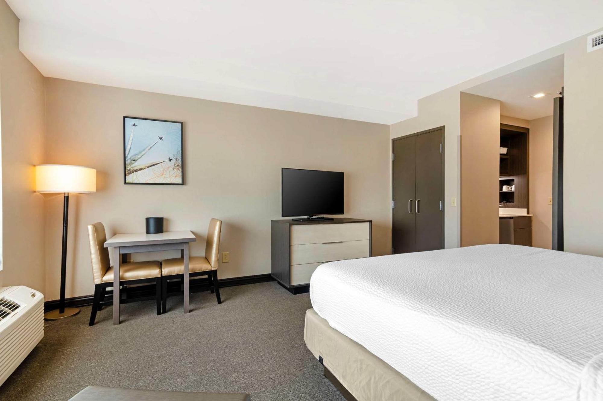 เบสต์ เวสเทิร์น พลัส เอ็กเซกคิวทีฟ เรซิเดนซี ริกบีส์ วอเตอร์ เวิร์ลด์ โฮเทล Hotel วอร์เนอร์ โรบินส์ ภายนอก รูปภาพ