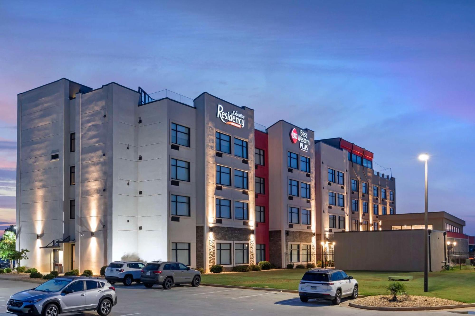 เบสต์ เวสเทิร์น พลัส เอ็กเซกคิวทีฟ เรซิเดนซี ริกบีส์ วอเตอร์ เวิร์ลด์ โฮเทล Hotel วอร์เนอร์ โรบินส์ ภายนอก รูปภาพ